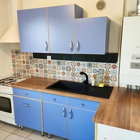 Appartement 76M2 Lumineux Centre Ville Garage Prive 3Ieme Etage Sans Ascenseur Fougères Exterior foto