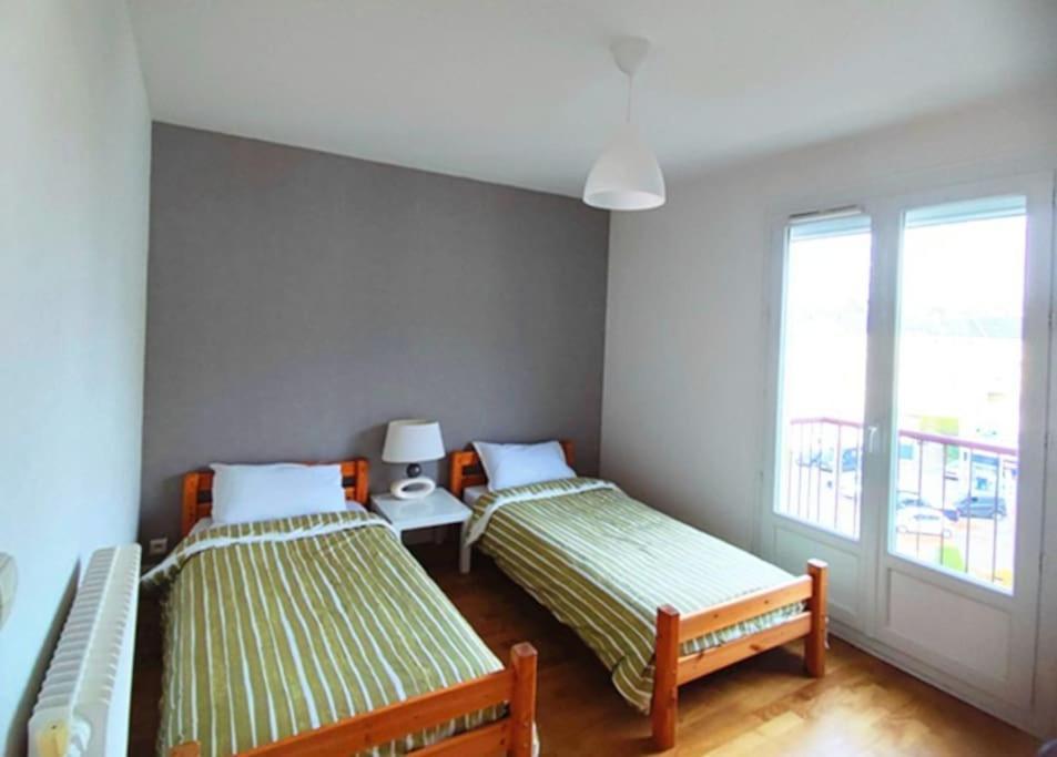 Appartement 76M2 Lumineux Centre Ville Garage Prive 3Ieme Etage Sans Ascenseur Fougères Exterior foto